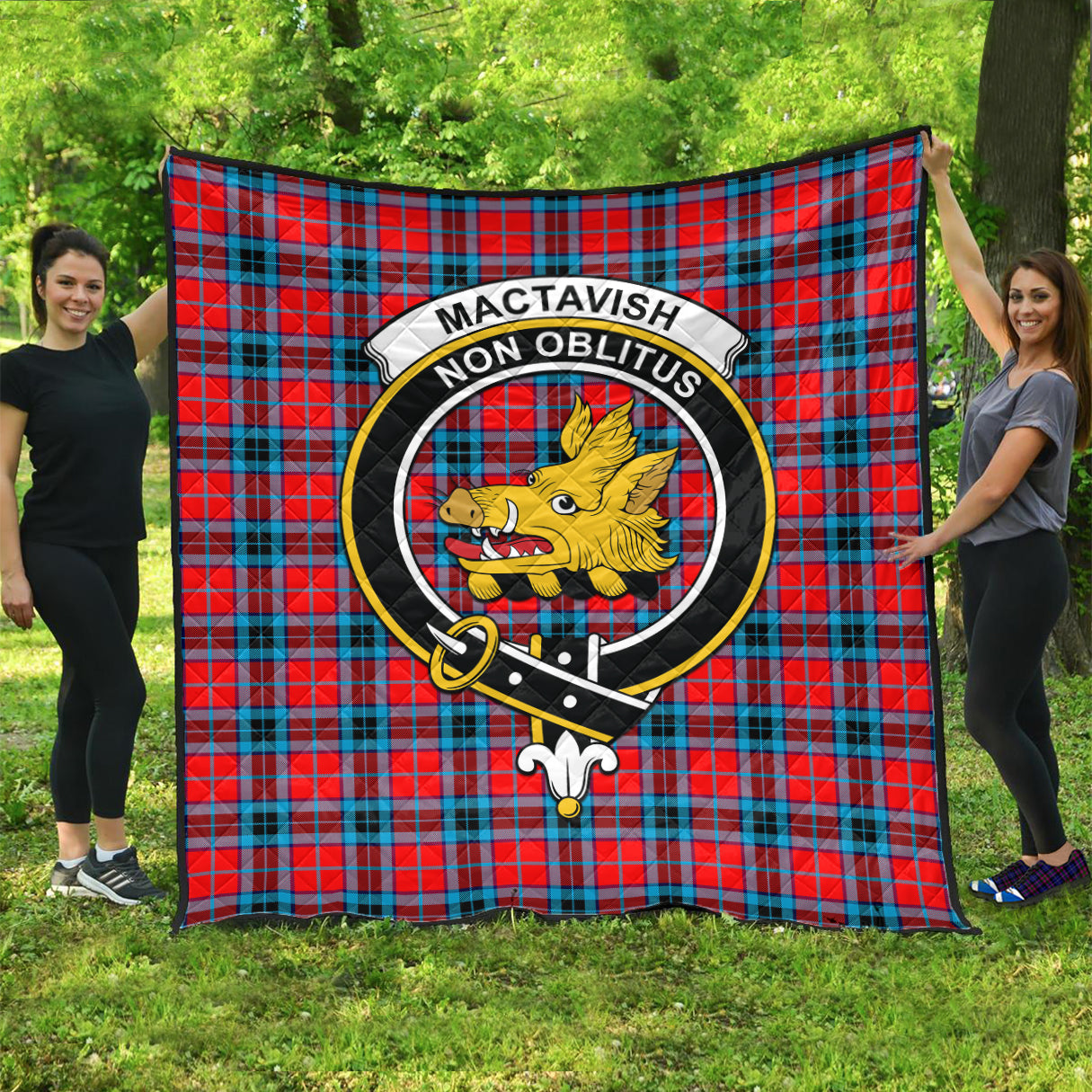 mactavish-modern-tartan-quilt-with-family-crest