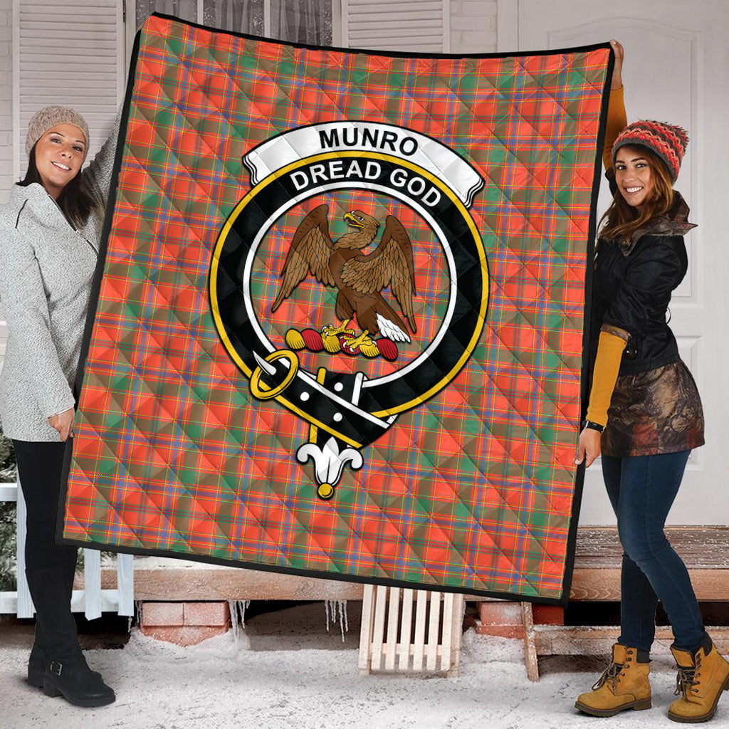 munro-ancient-tartan-quilt-with-family-crest