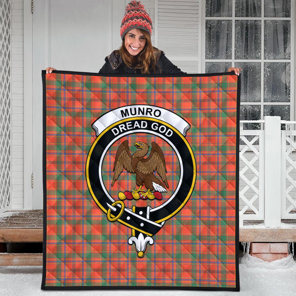 munro-ancient-tartan-quilt-with-family-crest