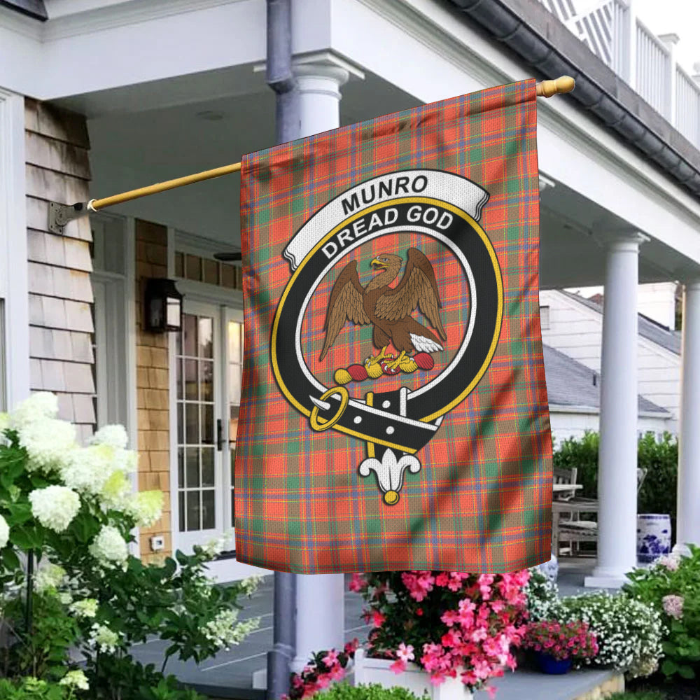 Munro Ancient Tartan Flag with Family Crest - Tartan Vibes Clothing