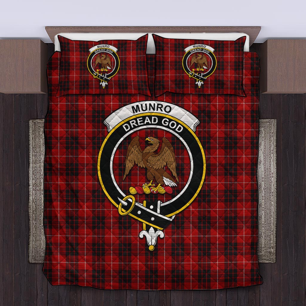 Munro Black and Red Tartan Quilt Bed Set with Family Crest Twin - Tartan Vibes Clothing