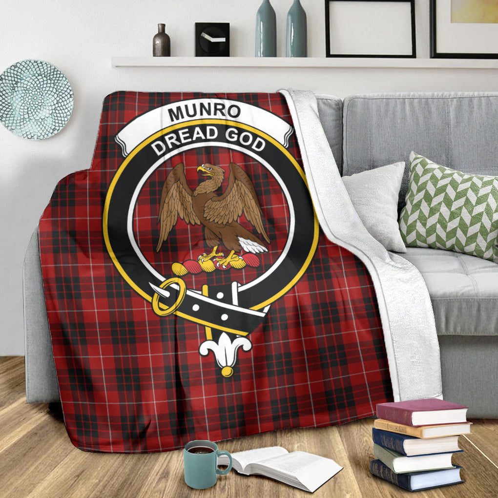 munro-black-and-red-tartab-blanket-with-family-crest