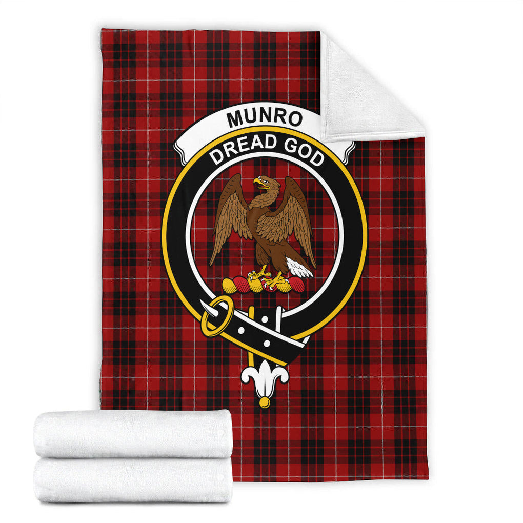 munro-black-and-red-tartab-blanket-with-family-crest