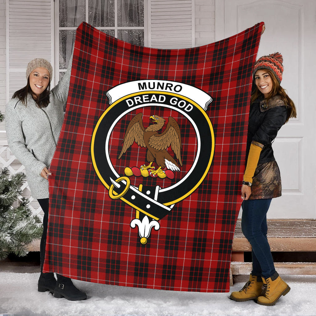 munro-black-and-red-tartab-blanket-with-family-crest