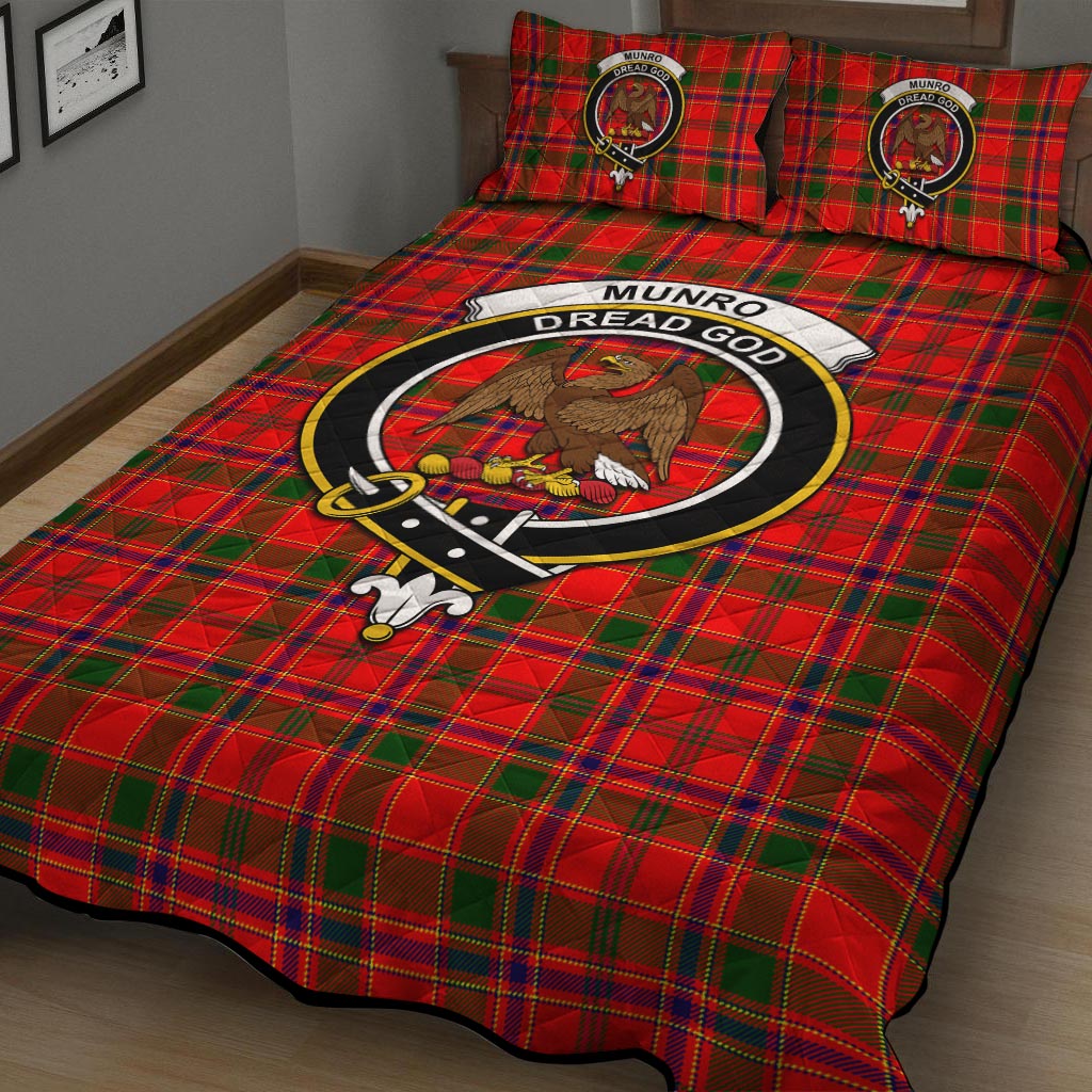 Munro Modern Tartan Quilt Bed Set with Family Crest - Tartan Vibes Clothing