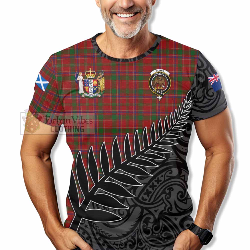 Tartan Vibes Clothing Munro (Monroe) Crest Tartan T-Shirt with New Zealand Silver Fern Half Style