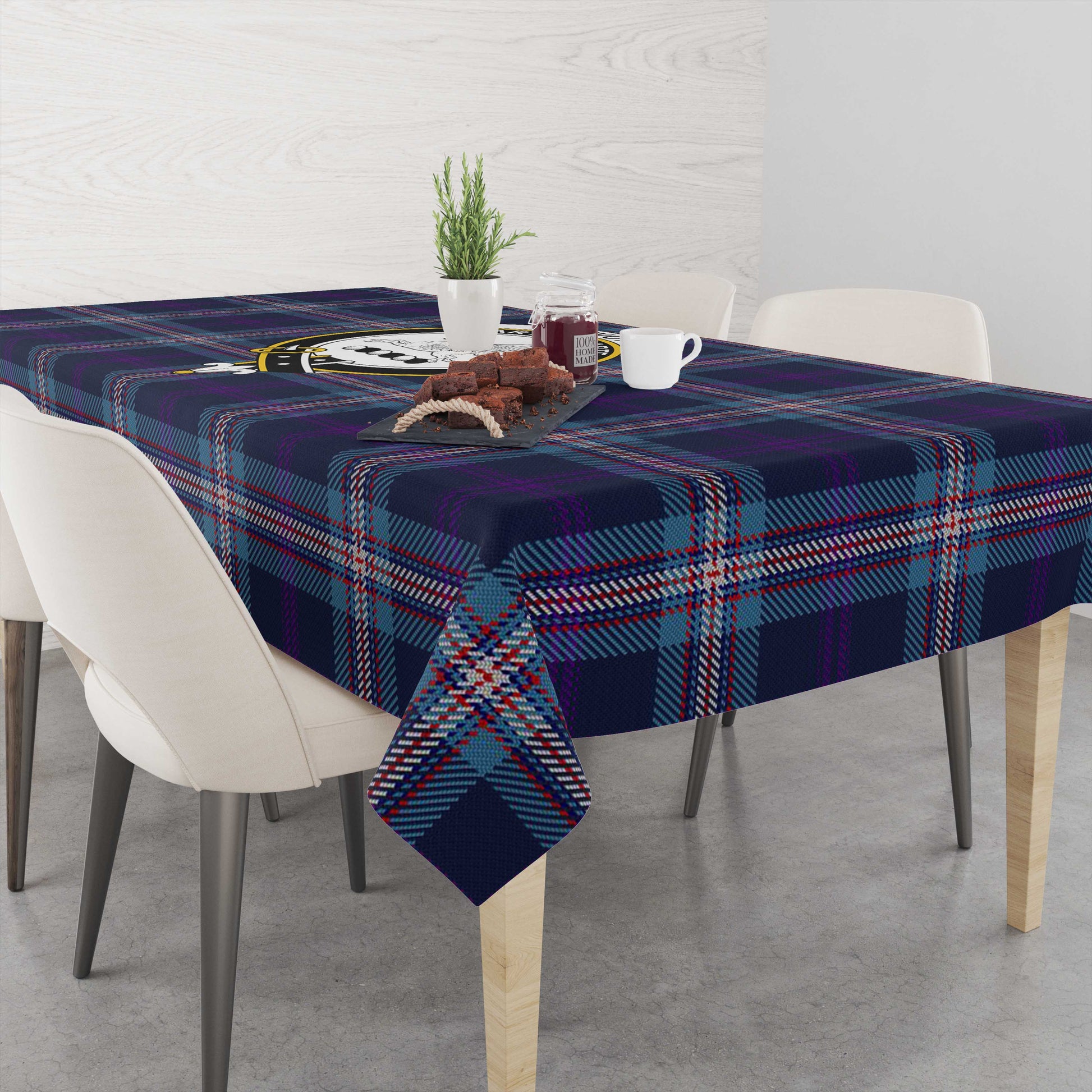 nevoy-tatan-tablecloth-with-family-crest