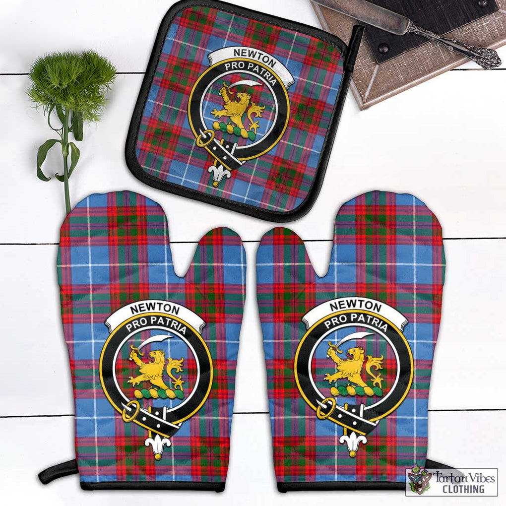 Newton Tartan Combo Oven Mitt & Pot-Holder with Family Crest Combo 1 Oven Mitt & 1 Pot-Holder Black - Tartan Vibes Clothing