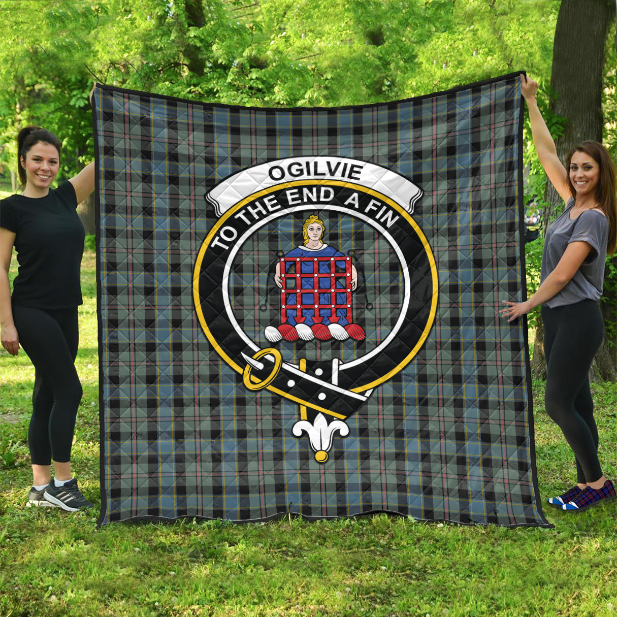 ogilvie-ogilvy-hunting-tartan-quilt-with-family-crest