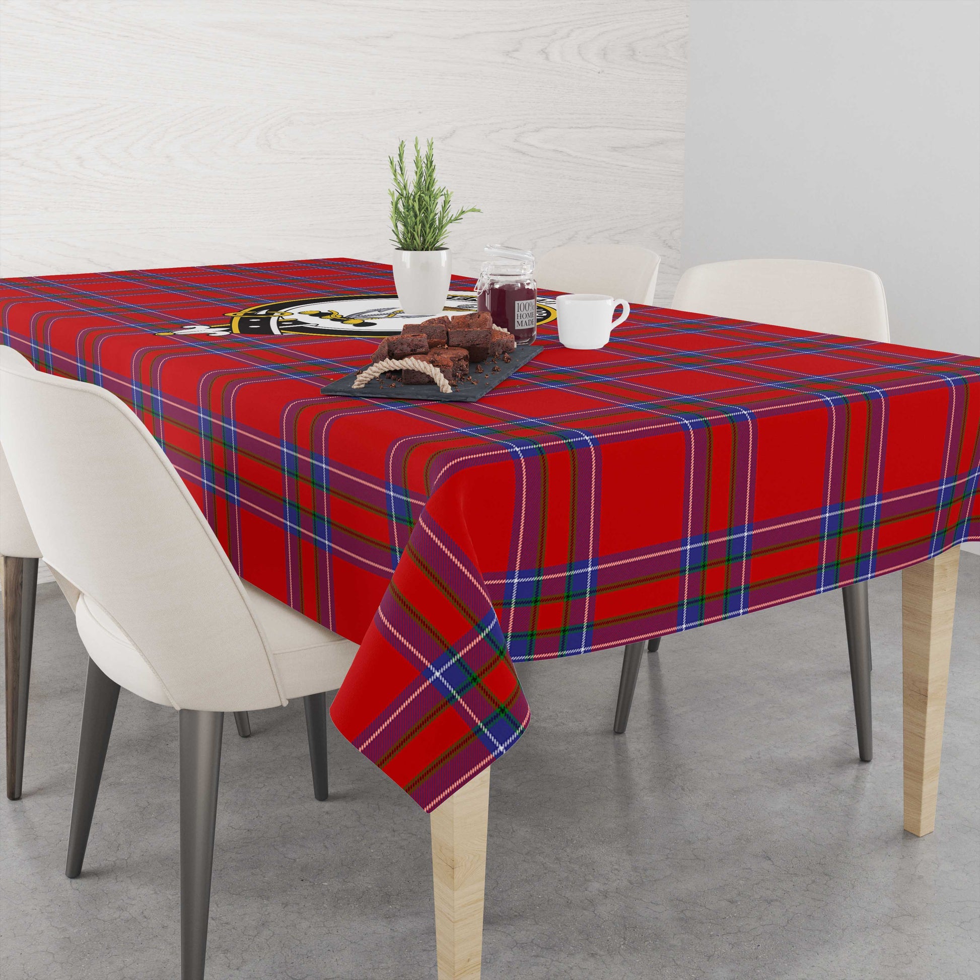 rait-tatan-tablecloth-with-family-crest