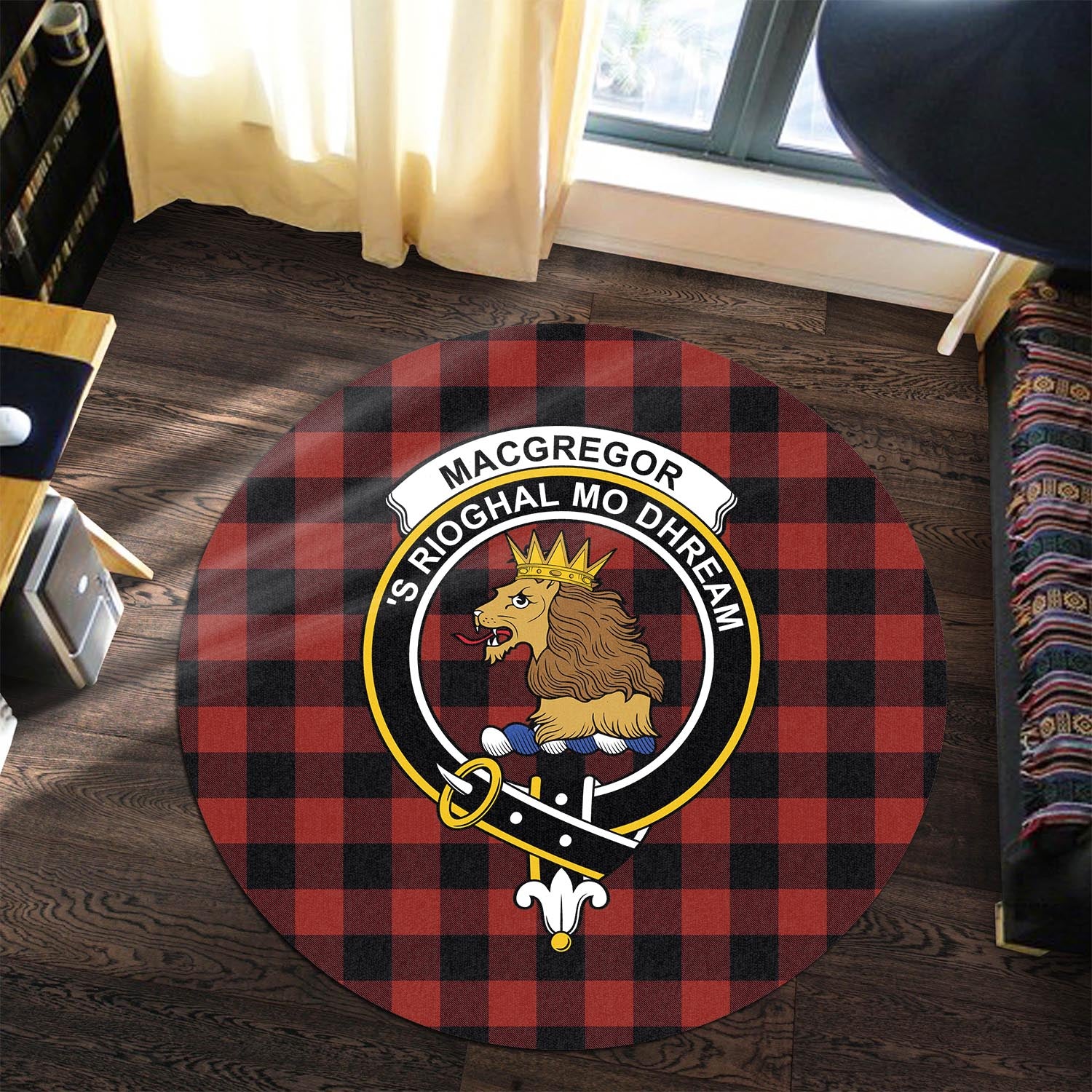 rob-roy-macgregor-tartan-round-rug-with-family-crest