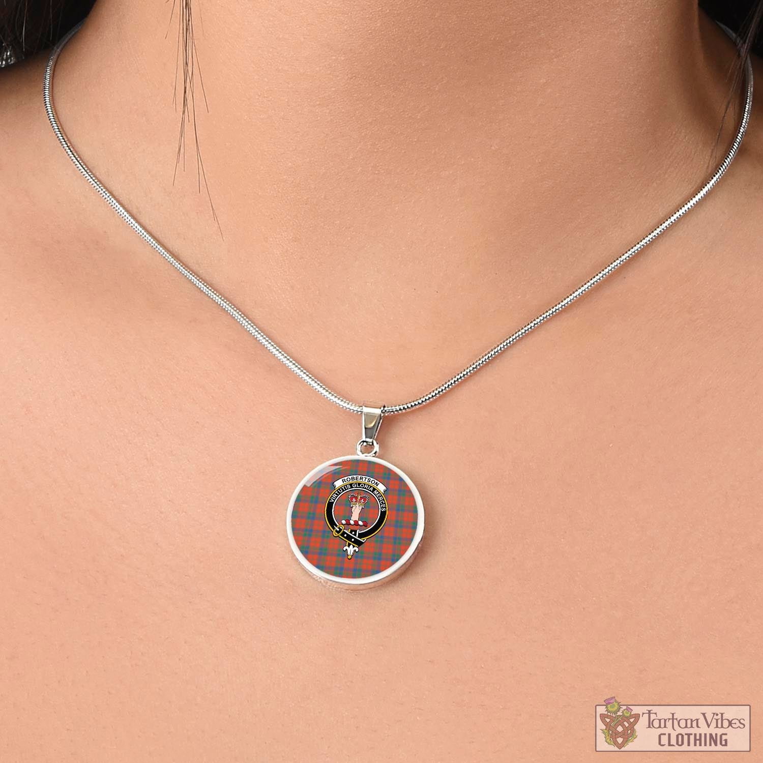 Tartan Vibes Clothing Robertson Ancient Tartan Circle Necklace with Family Crest