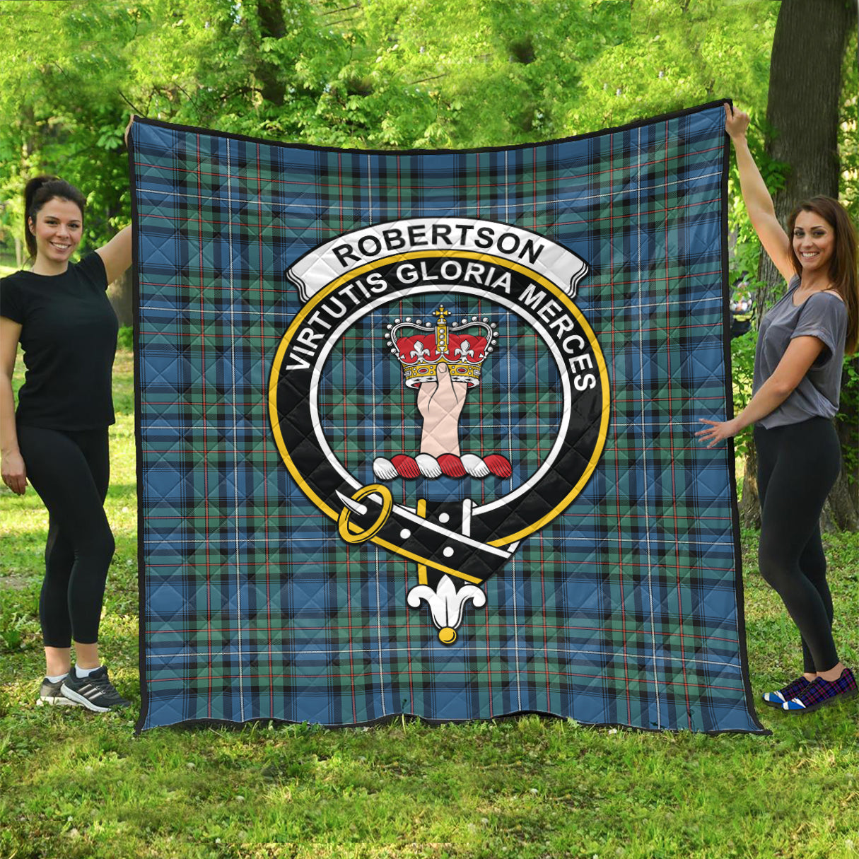 robertson-hunting-ancient-tartan-quilt-with-family-crest