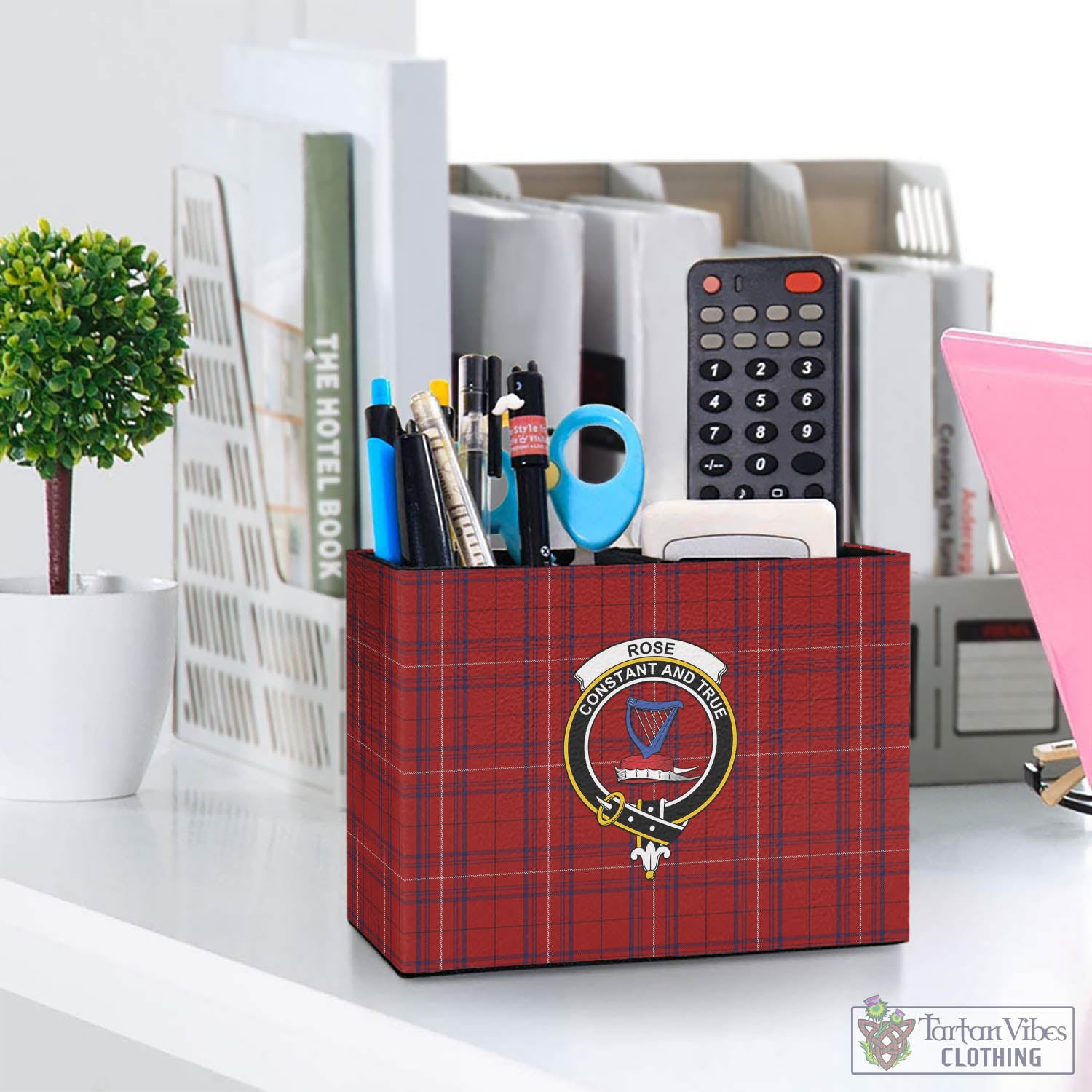 Tartan Vibes Clothing Rose of Kilravock Tartan Pen Holder with Family Crest