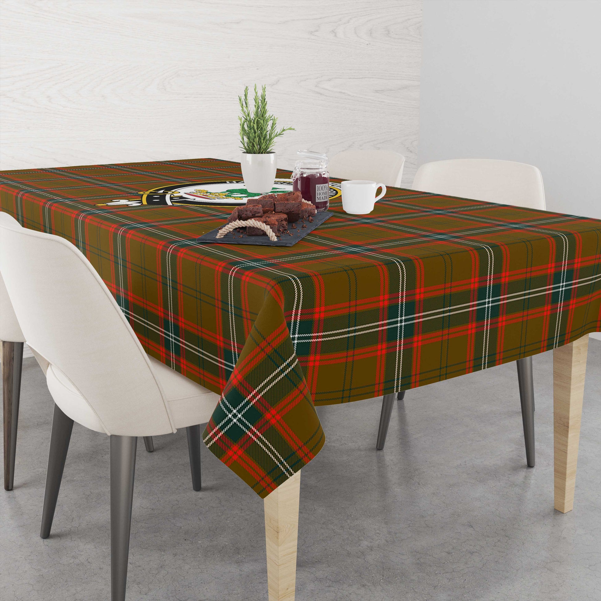 seton-hunting-modern-tatan-tablecloth-with-family-crest