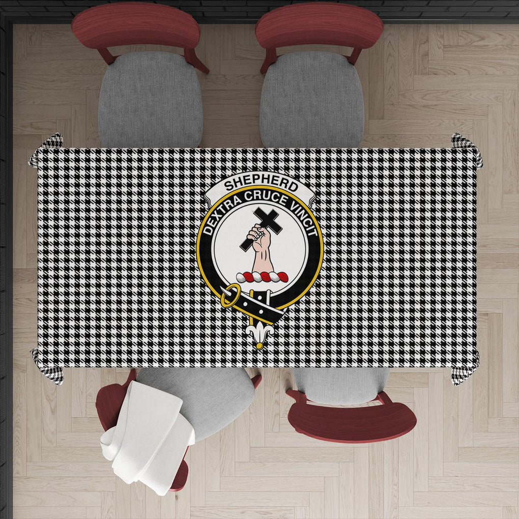 shepherd-tatan-tablecloth-with-family-crest