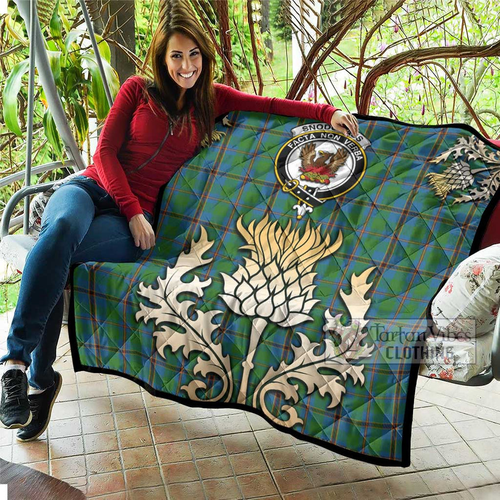 Tartan Vibes Clothing Snodgrass Tartan Quilt with Family Crest and Golden Thistle Style