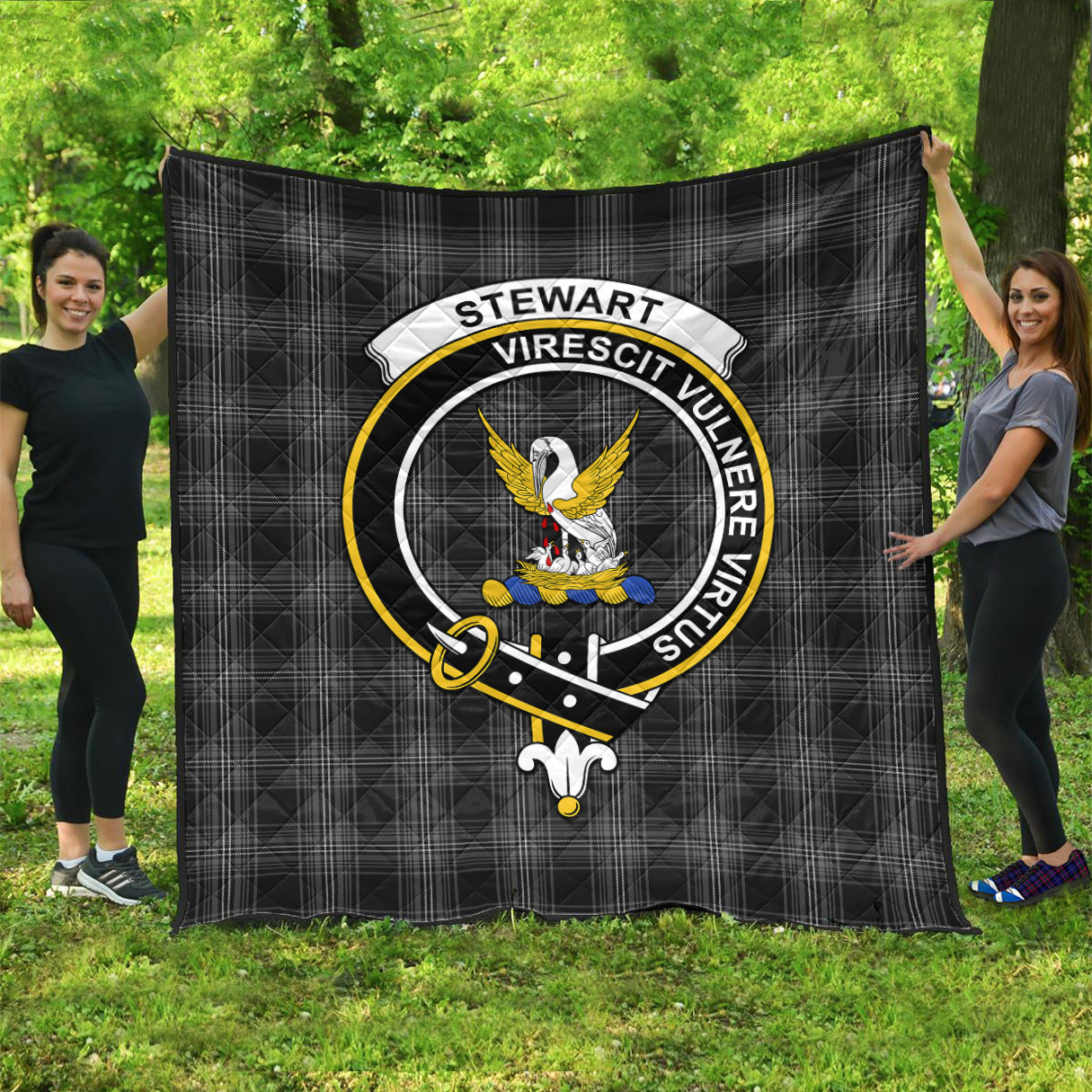 stewart-mourning-tartan-quilt-with-family-crest