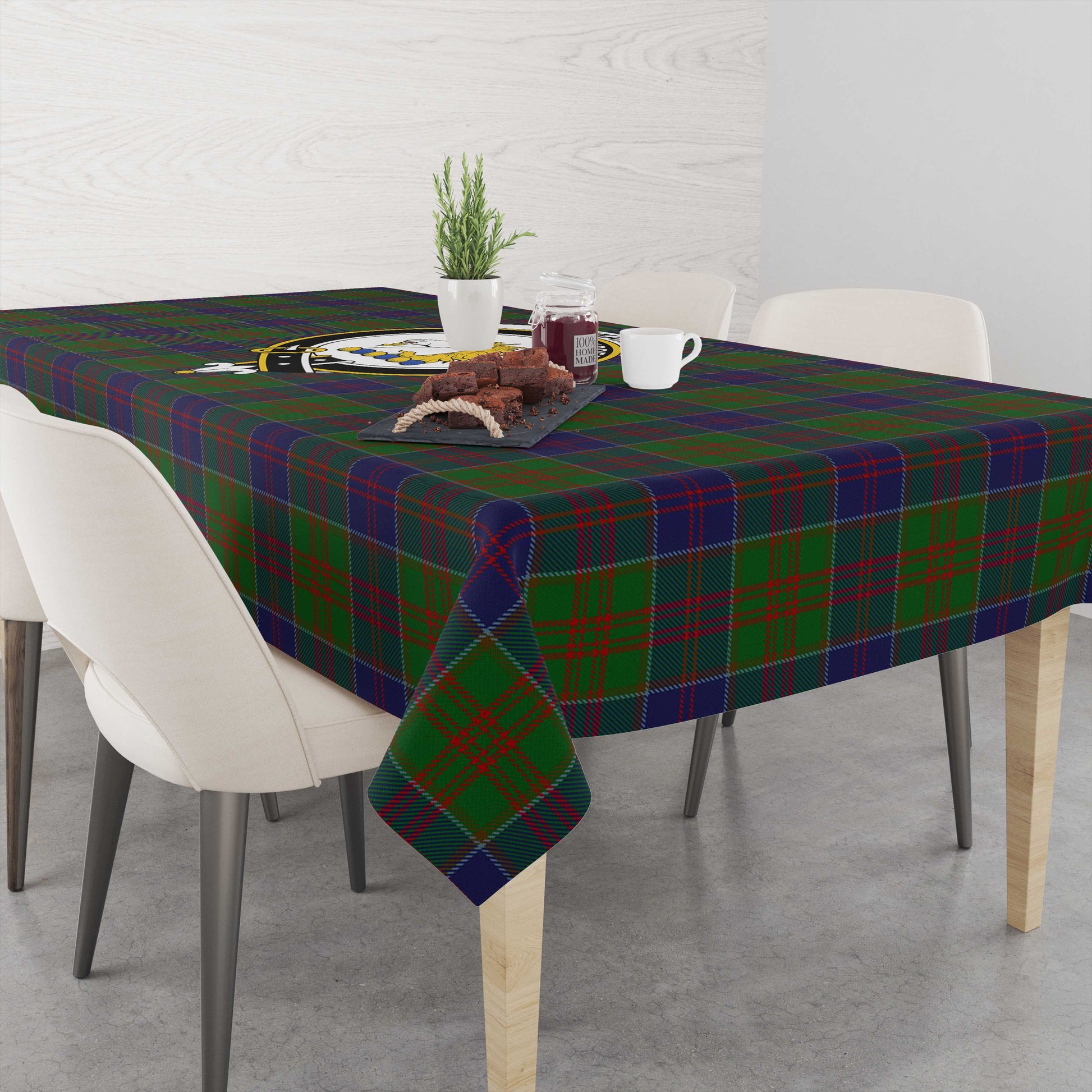 stewart-of-appin-hunting-tatan-tablecloth-with-family-crest