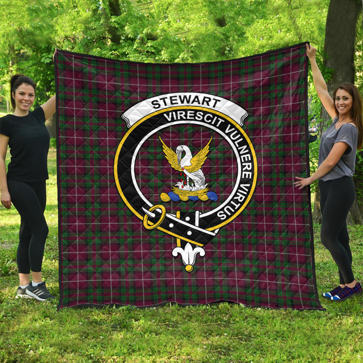 stewart-of-bute-hunting-tartan-quilt-with-family-crest