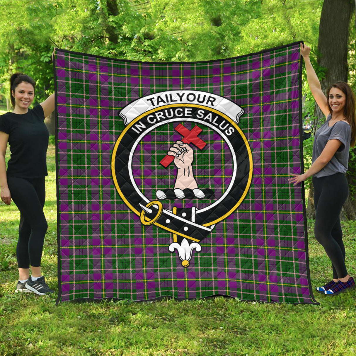 taylor-tartan-quilt-with-family-crest