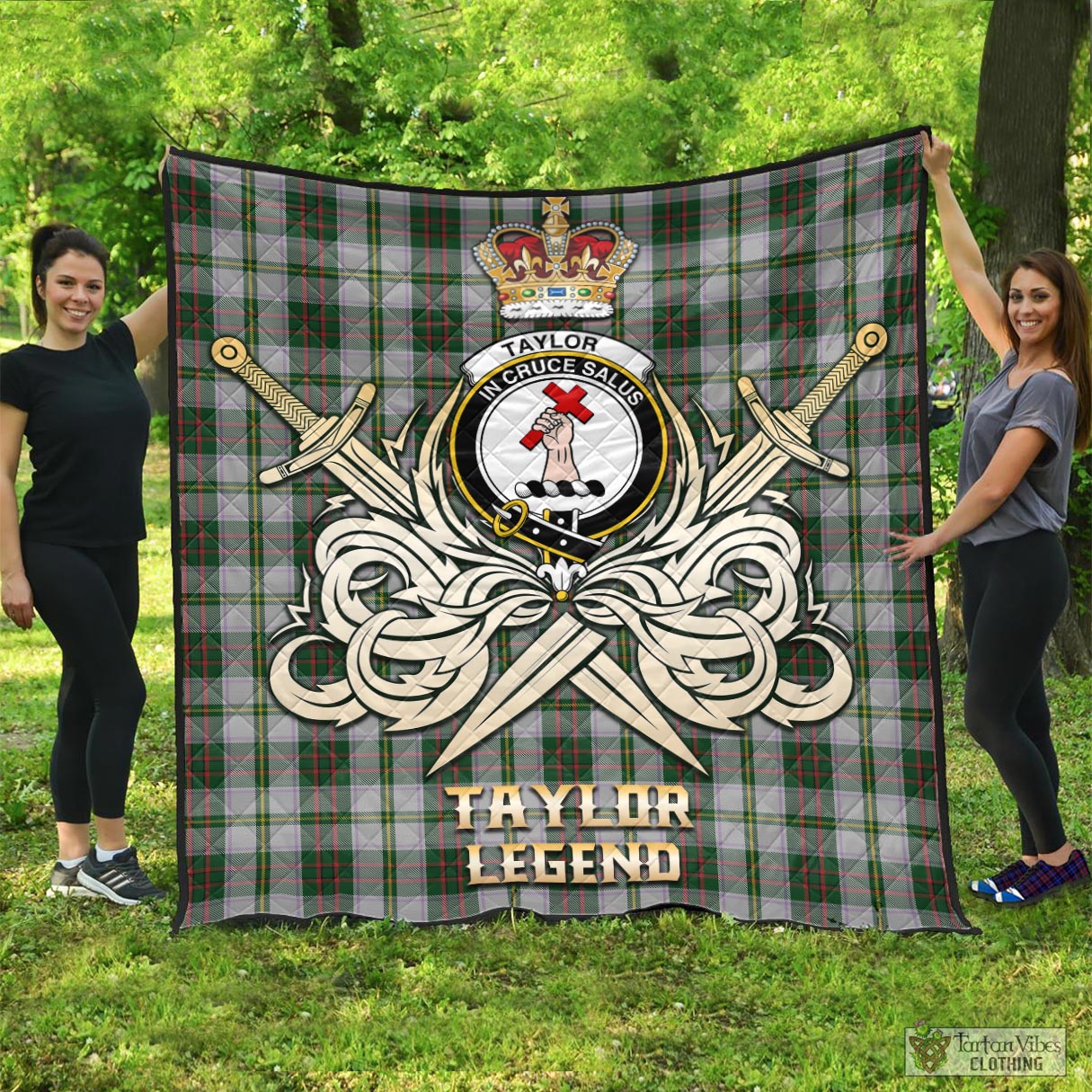 Tartan Vibes Clothing Taylor Dress Tartan Quilt with Clan Crest and the Golden Sword of Courageous Legacy