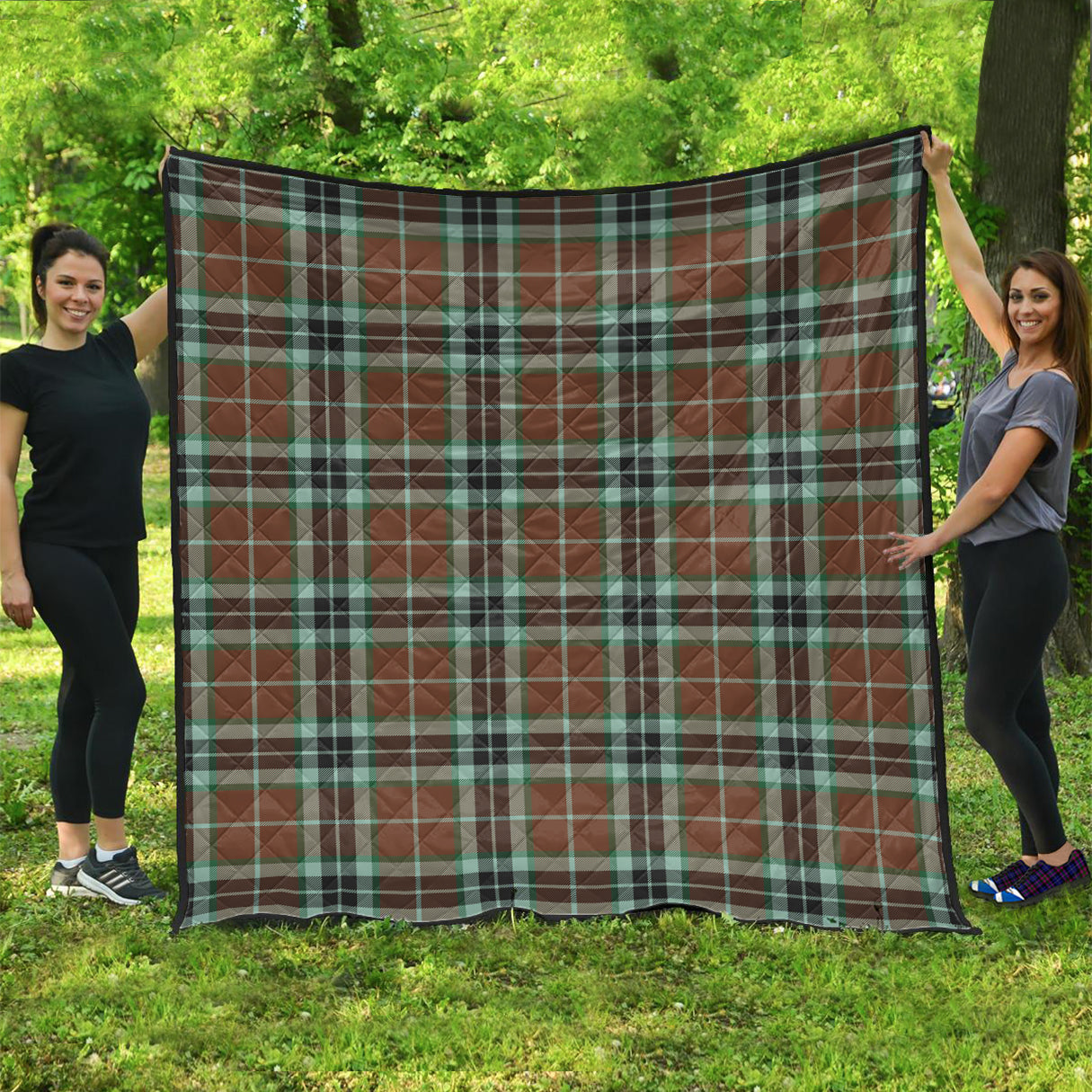 thomson-hunting-modern-tartan-quilt