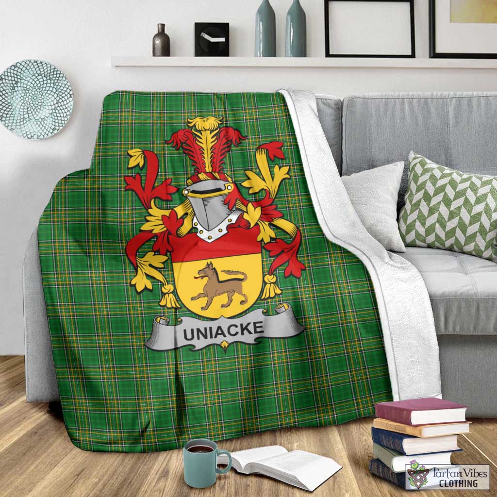 Tartan Vibes Clothing Uniacke Irish Clan Tartan Blanket with Coat of Arms