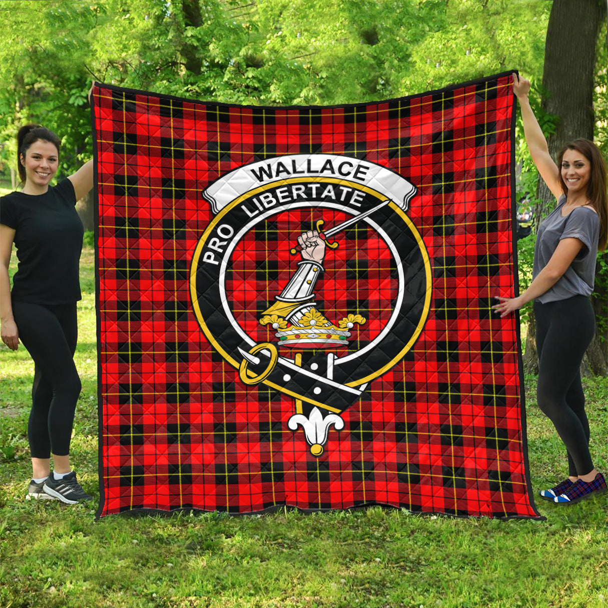 wallace-hunting-red-tartan-quilt-with-family-crest