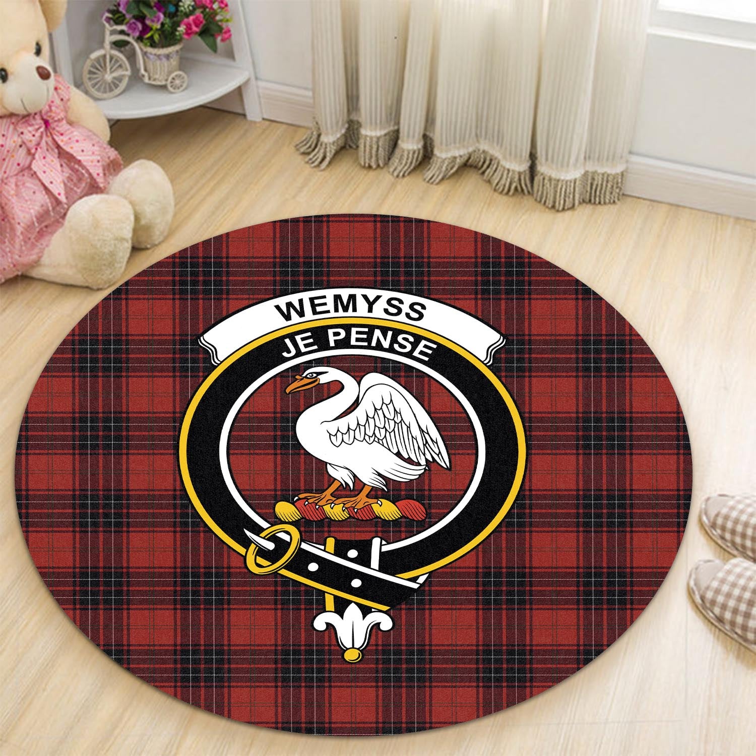 wemyss-tartan-round-rug-with-family-crest