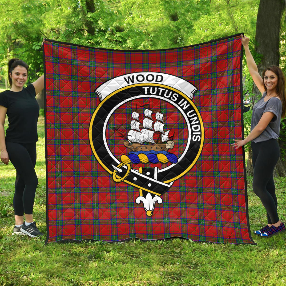 wood-dress-tartan-quilt-with-family-crest